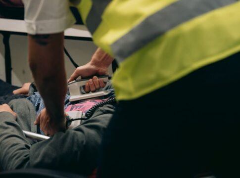 Featured image related to Central Pierce Fire and Rescue crews help 27-year-old in cardiac arrest, reunite weeks later